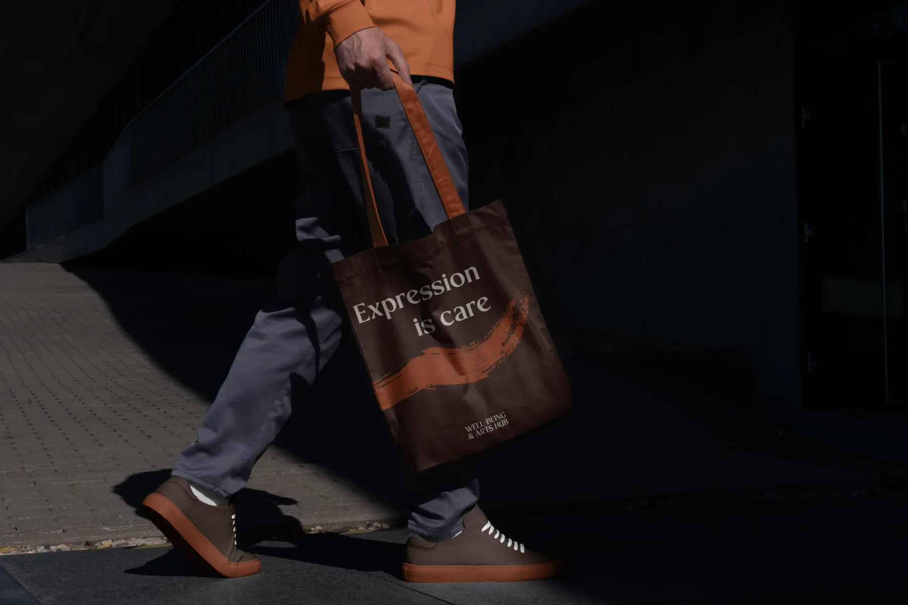 04-Tote-Bag-Mockup-Raw-Series.webp